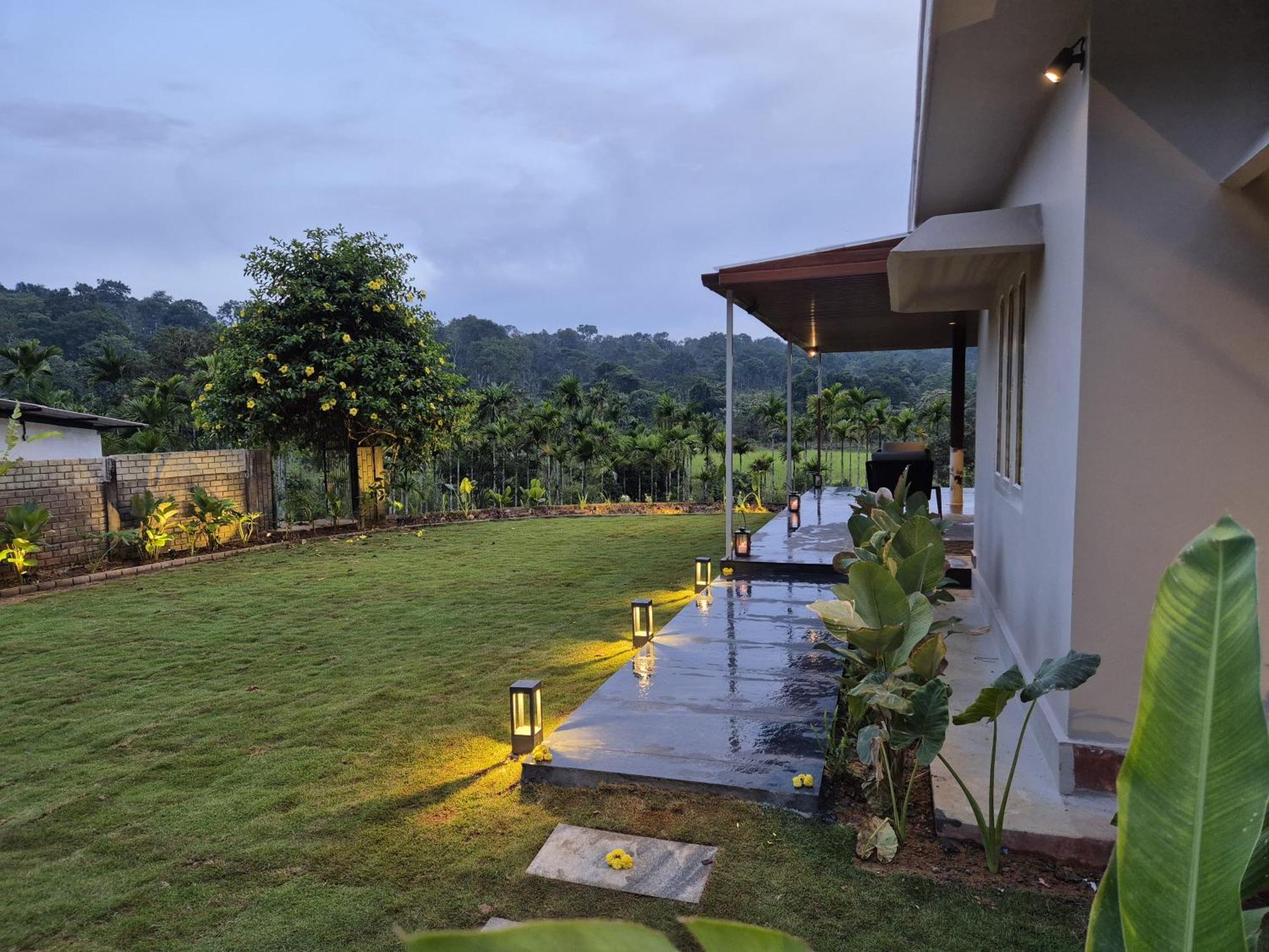 Songs Of The Treepie Villa Virajpet Exterior foto